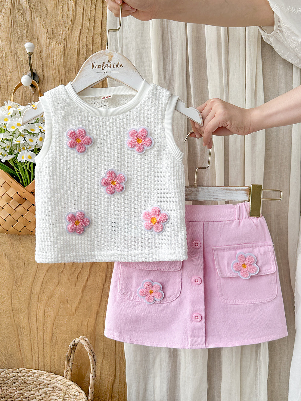 new cross-border girls' fashion set: solid color floral tank top + casual shorts two-piece outfit