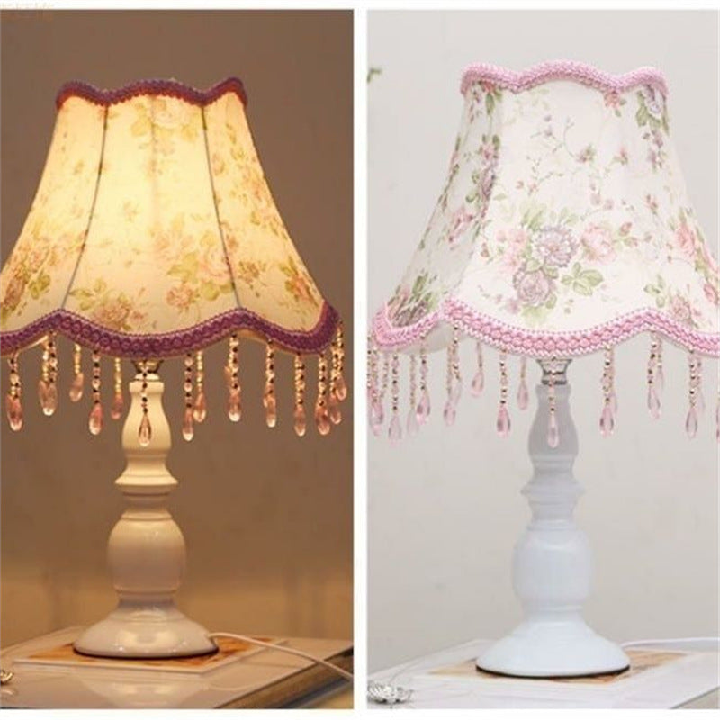 European-style bedroom decor: cozy retro table lamp for wedding rooms - creative, modern, unique, romantic night light with adjustable brightness for nursing
