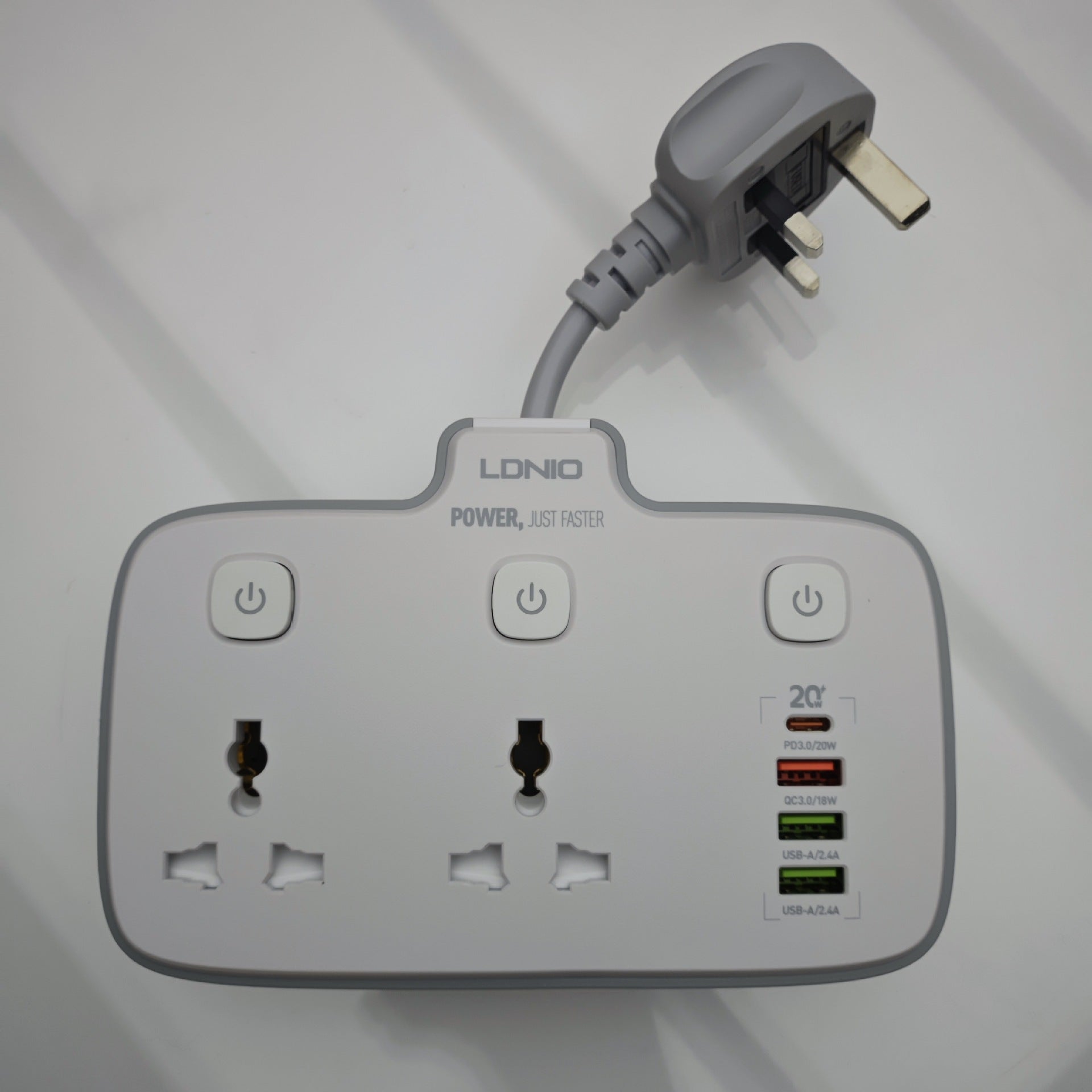 One turn multi-short line plug-in multi-plug multi-function switch fast charging plug-in board usb socket European and American British standard power strip