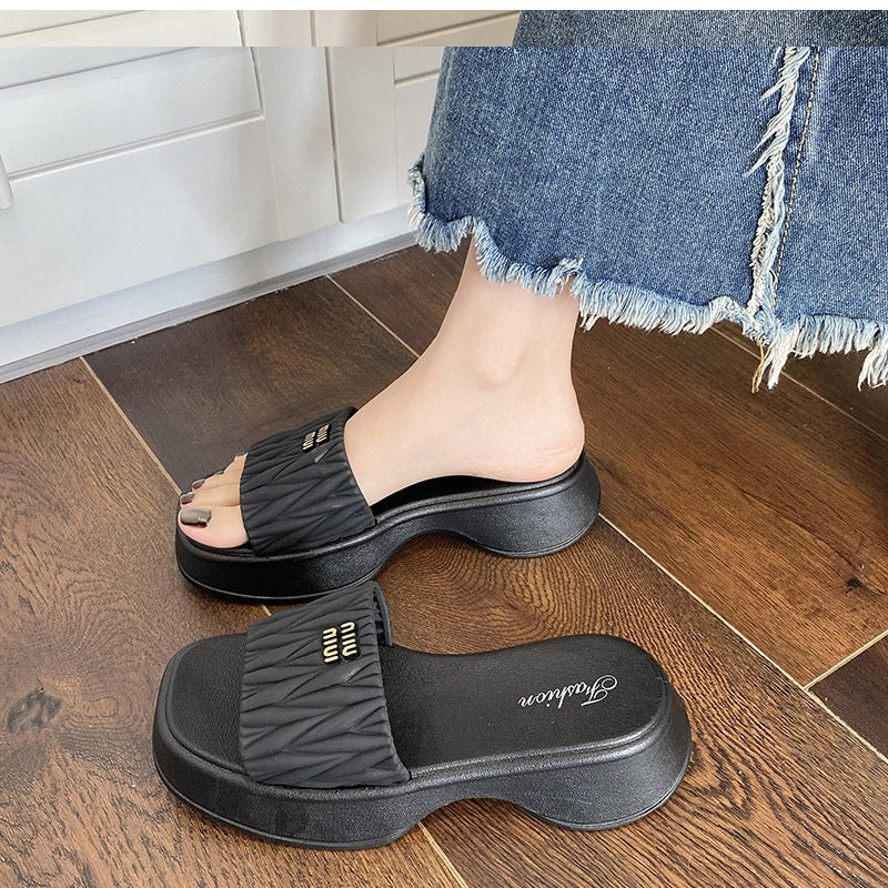 hot-selling 2026 new women's slippers, summer outdoor wear, thick-soled, non-slip, fashionable and versatile sandals, women's export