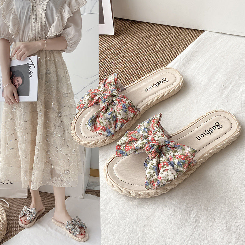 Women's summer slippers - new 2024 collection: versatile, fairy-tale style, sweet bow detail, flat sandals for beach & poolside