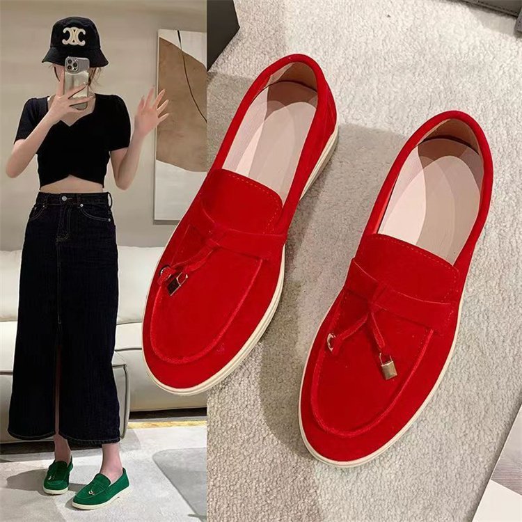 European and american export  new arrival: women's slip-on loafers, sizes 35-45, premium style, chanel-inspired, easy slip-on, rubber sole
