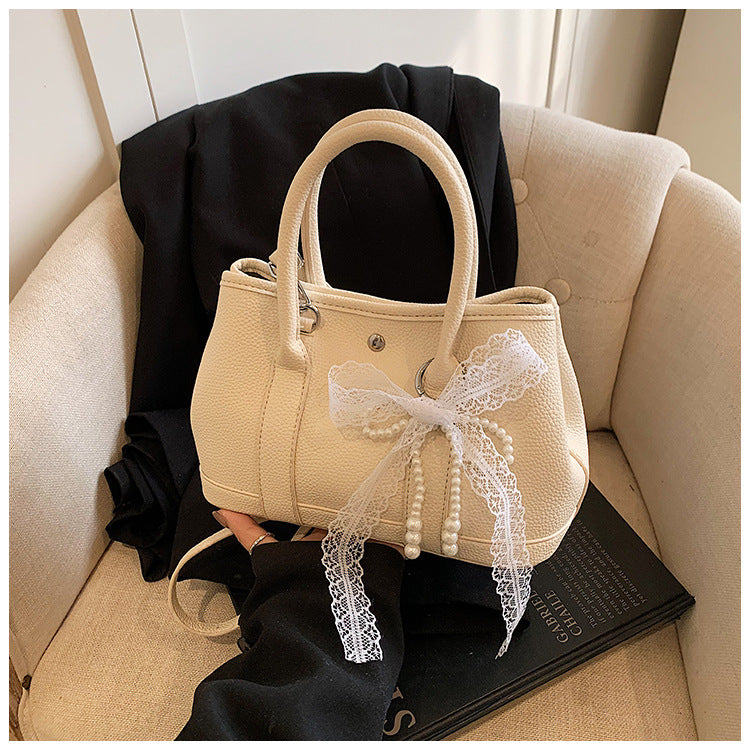 Fashion handbags are popular this year, casual commuting messenger bags, new Korean version of foreign style versatile travel shoulder bags