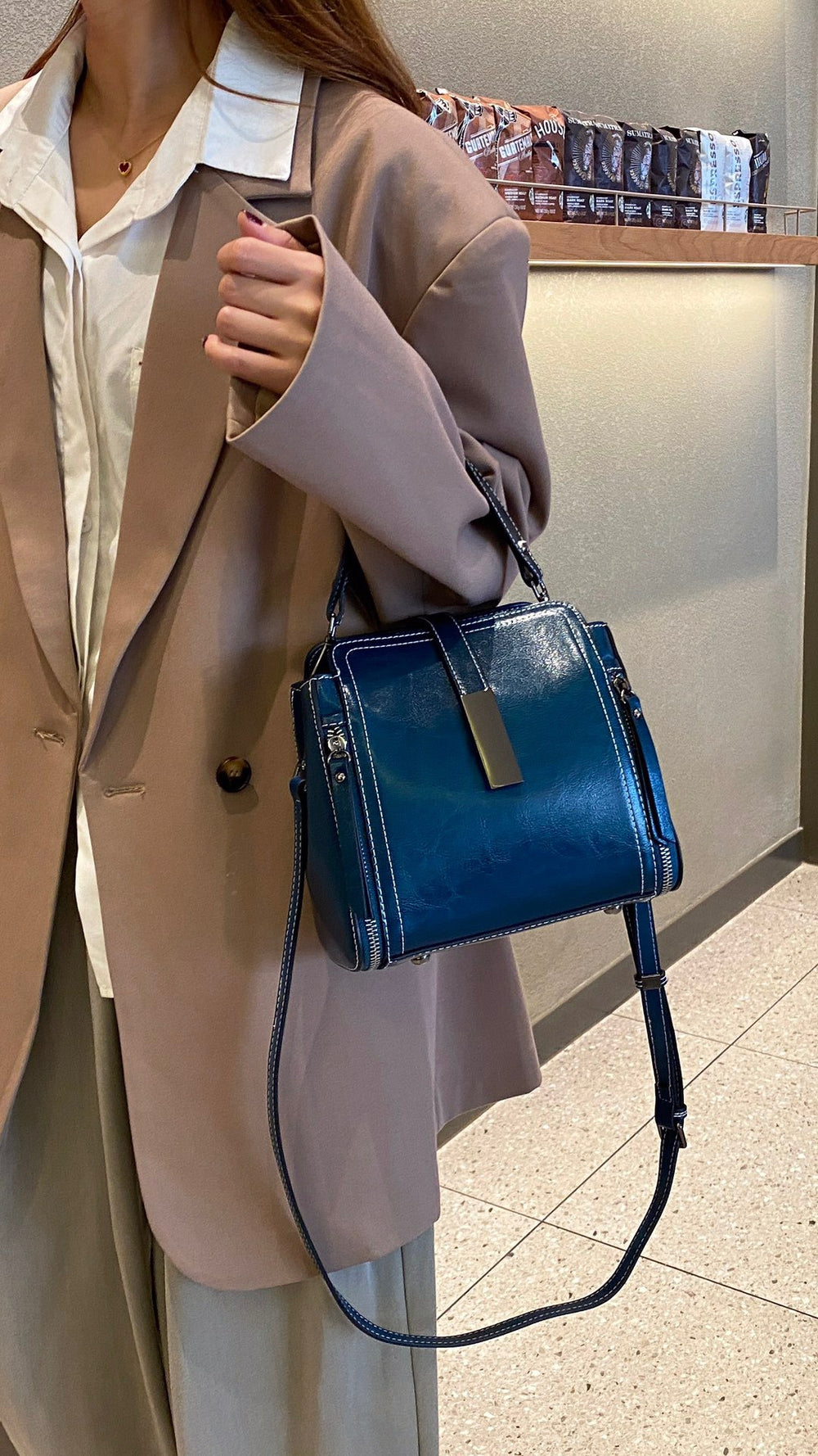 Fashion genuine leather women's bag crossbody bag women's 2025new arrivalretroeasiest for match shoulder bag classy sense work clothingsatchel bag