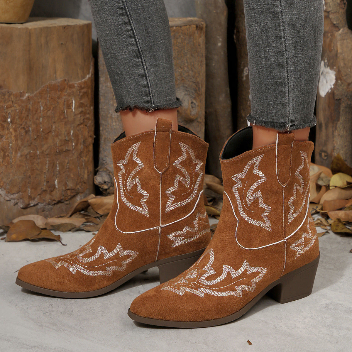 Foreign trade large size grassland travel wear women's boots 2025 new versatile western cowboy boots retro knight boots