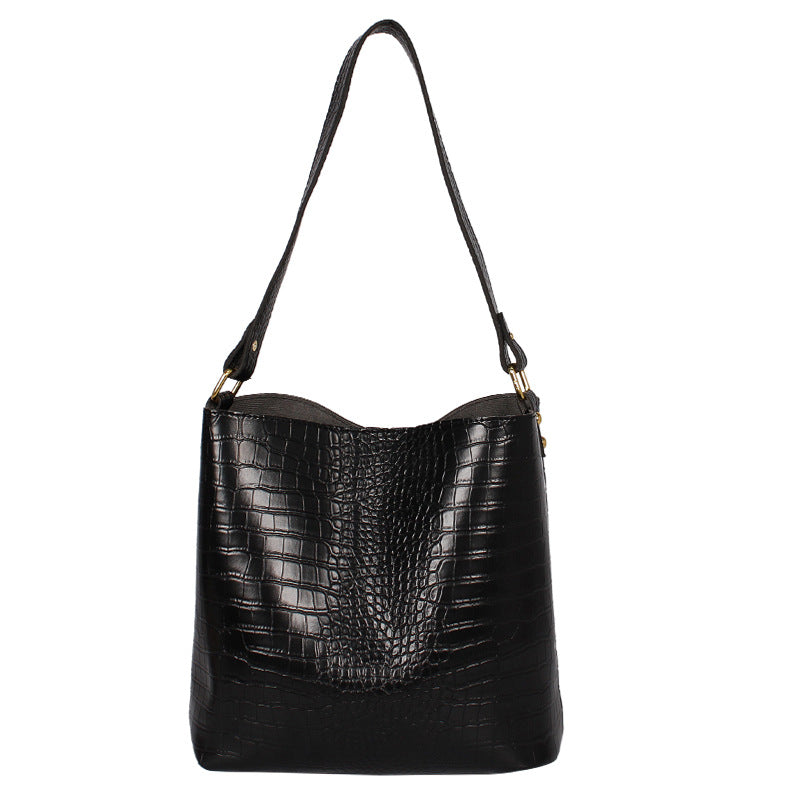 Big bag women's bag 2025 new crocodile pattern bucket bag fashionable large capacity messenger bag commuter women's shoulder bag