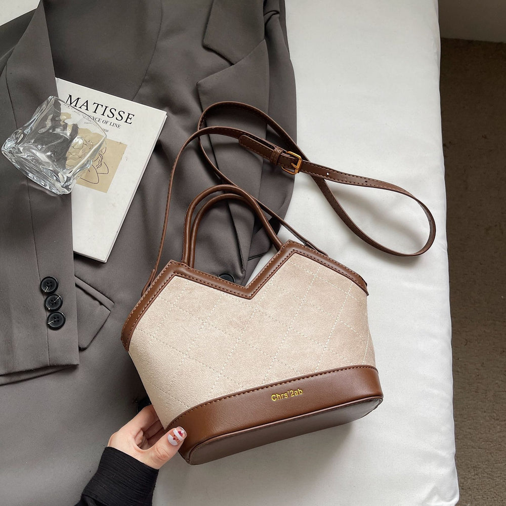 Niche style design fashion large capacity shoulder bag for women 2025new arrivalautumclassy sense work clothingsatchel bucket bag