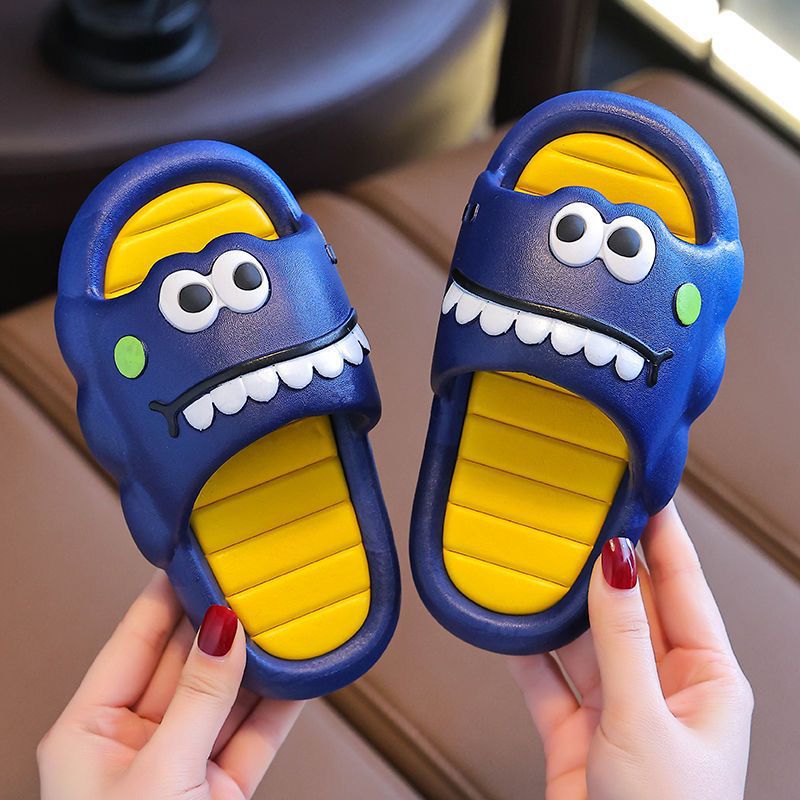 Summer kids' slippers: new cartoon astronaut design, perfect for bathrooms and home. available in toddler, big kid, and matching family styles. indoor summer slippers