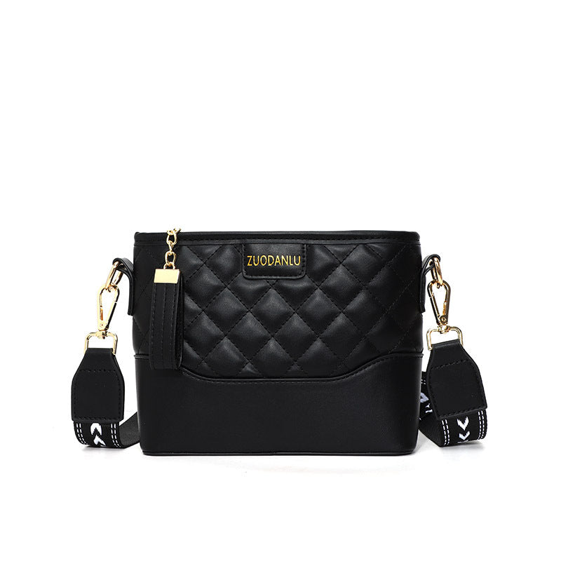 This year's trendy women's bags: 2025 new arrival, stylish diamond-quilted embroidered shoulder bag, versatile and elegant crossbody bag, dropshipping available