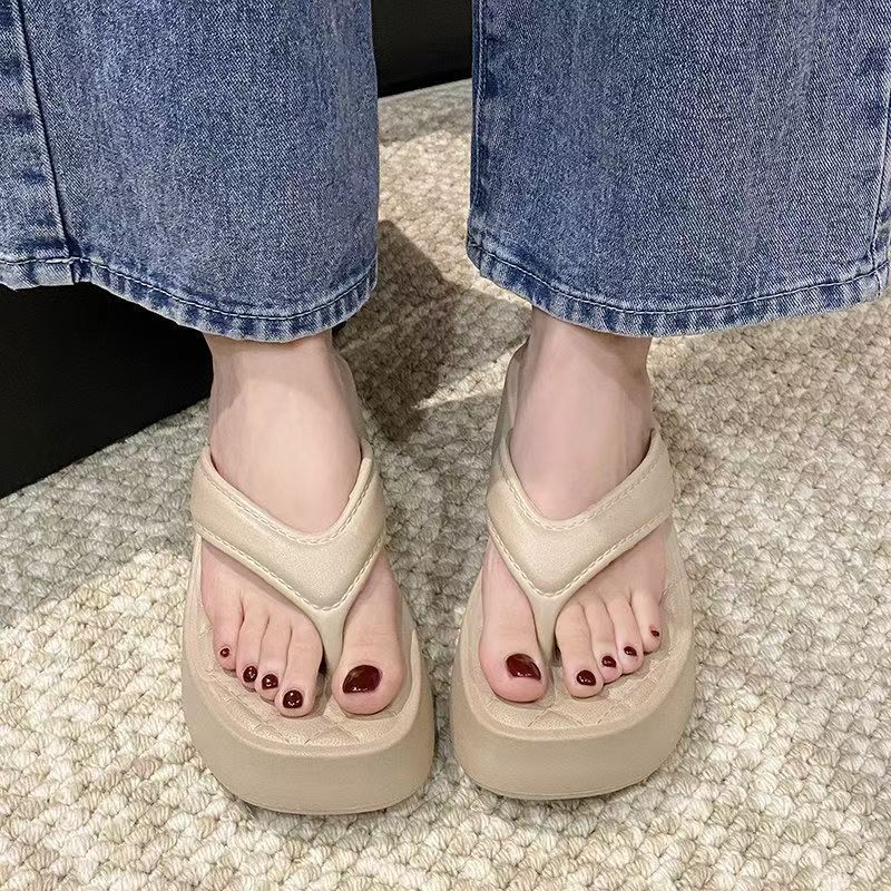 New eva fashion platform flip-flops - stylish, height-boosting, casual, and versatile for beach vacations and everyday wear