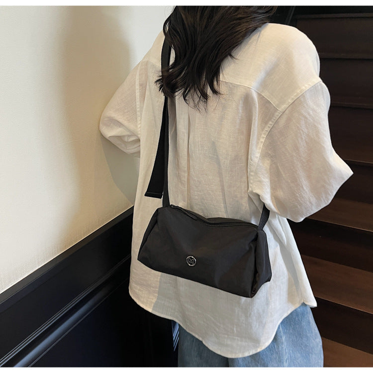 Cross-border new 2025 simple large-capacity messenger bag casual shopping fashion casual women's shoulder pillow bag