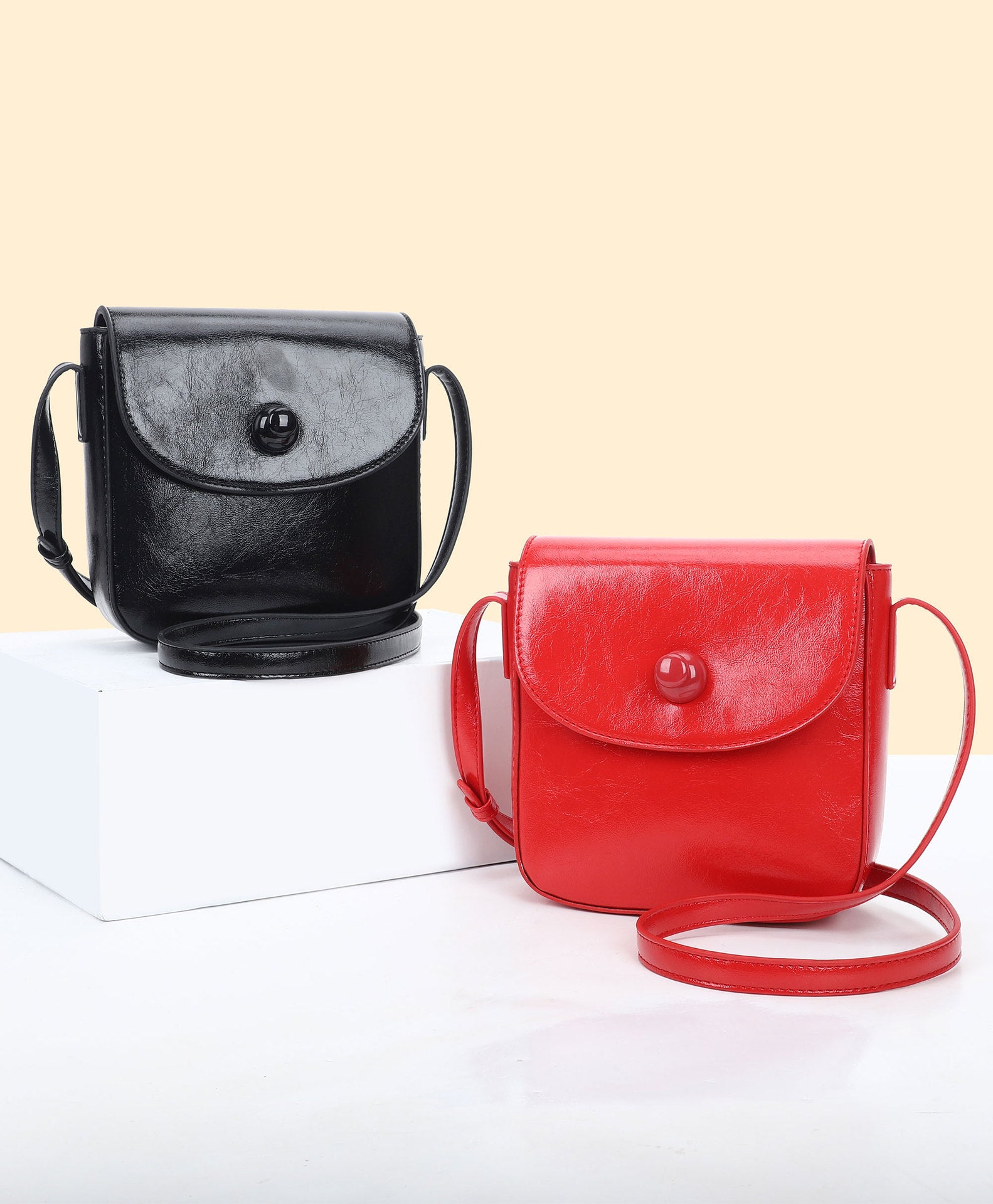 New oil wax leather women's messenger bag shoulder handbag retro versatile commuter bag niche high-end textured women's bag