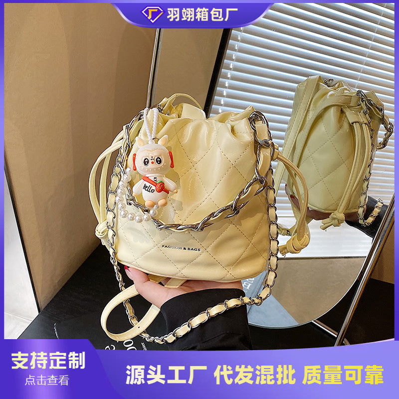 Foreign trade rhombus chain bag women's 2025 new fashion niche summer messenger bag this year popular bucket bag