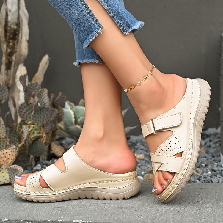 summer new arrival: women's plus-size platform slides for cross-border e-commerce. wholesale available. dropshipping to  and . (price difference: $0.67)