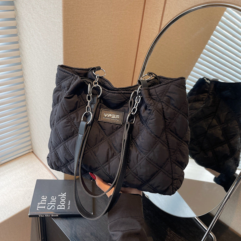 Simple casual tote bag women's spring and summer new large-capacity rhombus embroidered thread cotton bag class commuting versatile shoulder bag