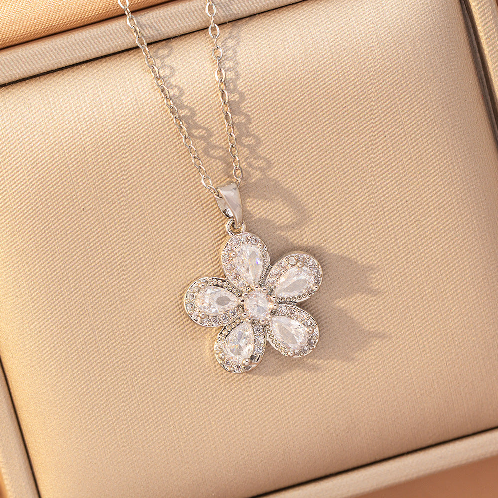 [copper inlaid with zirconium] cross-border popular diamond-encrusted titanium steel flower necklace for women, high-end, accessible luxury fashion clavicle chain jewelry