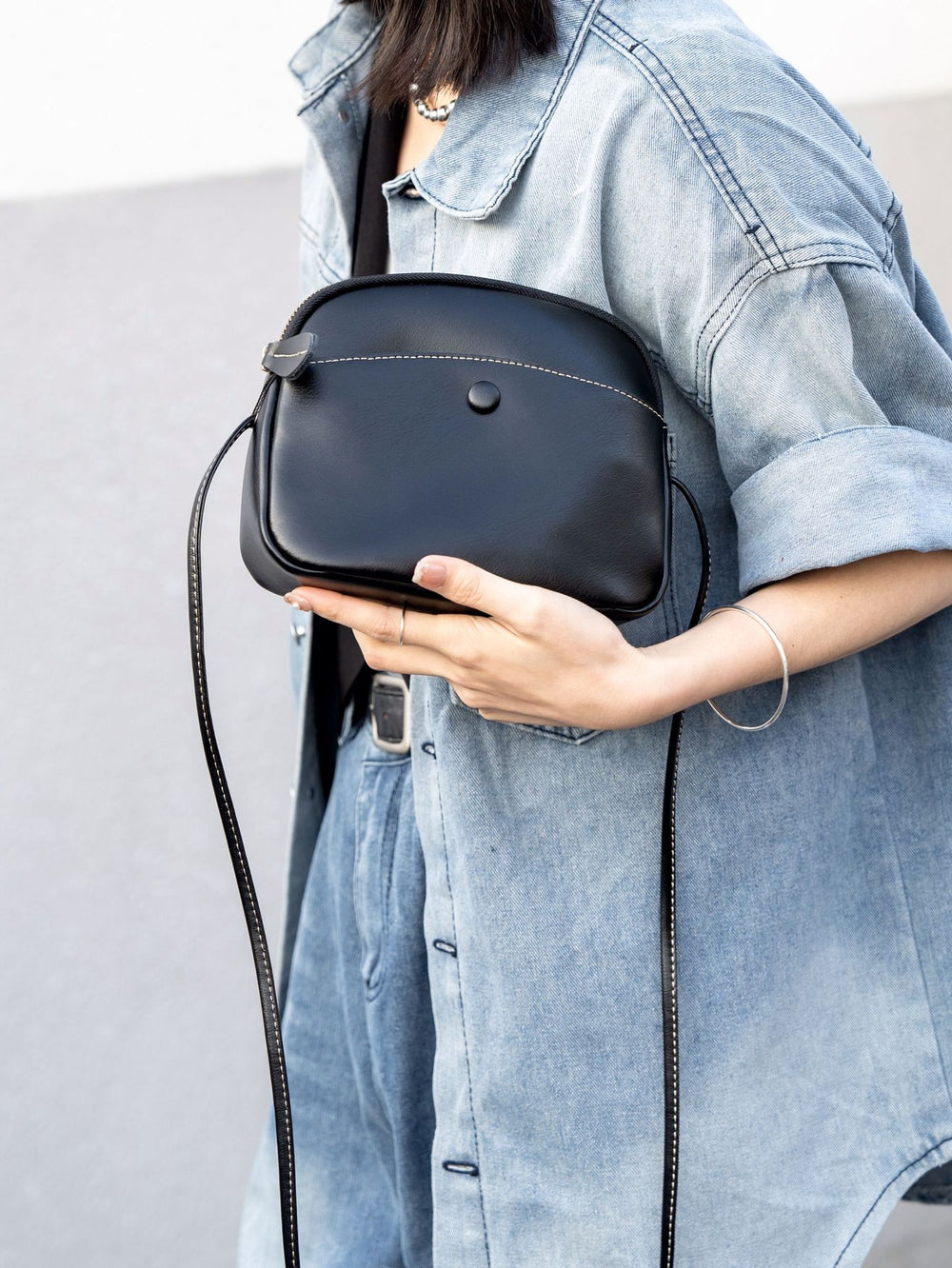 Spring/summer 2025 new women's phone bag: genuine leather soft bag, lightweight casual crossbody bag, fashionable versatile shoulder bag