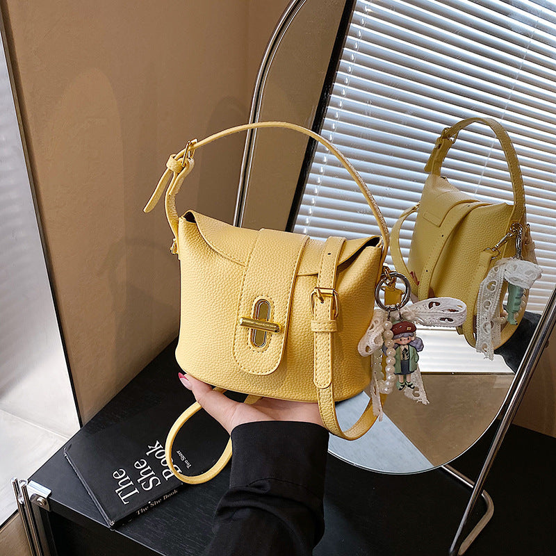 Cross-border high-end niche bag women's summer 2025 new fashion messenger bag Korean version casual portable bucket bag