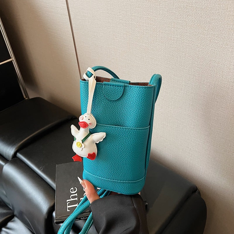 Small bag for  mobile phones Women's 2025 new fashion bucket bag Summer simple texture shoulder messenger bag