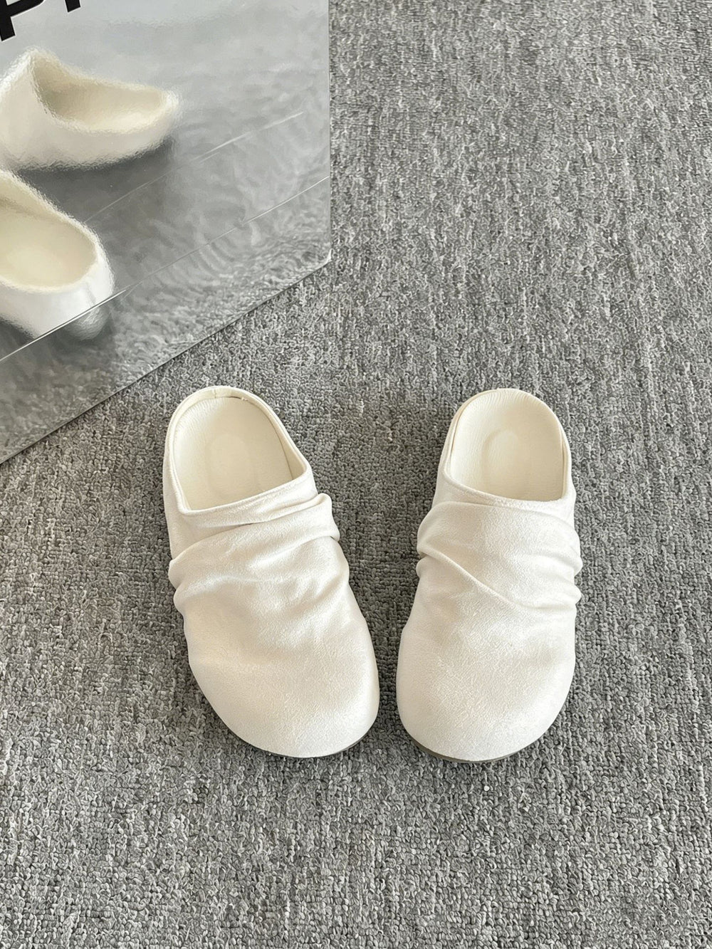 Thick sole hidden heel slip-on pleated birkenstock shoes toe-cap half slippers women's outwear 2026new arrival spring and summer sandals