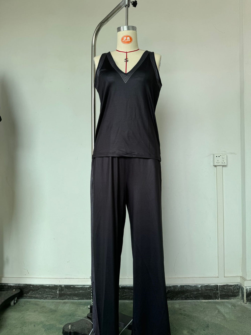 Fashion cross-border independent station new arrival vest v neck sleeveless loose pants suitloose drapedcasualtwo-piece set for women