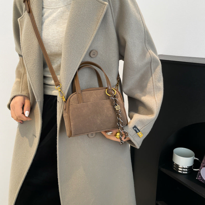 Retro niche large-capacity bag women's winter 2025 new simple underarm bag versatile large-capacity tote bag