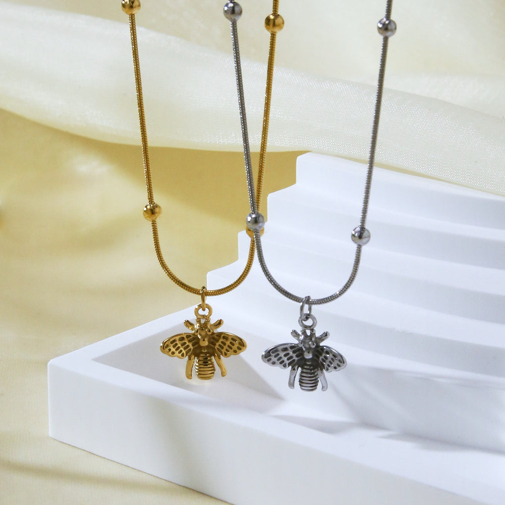 2025 minimalist new women's summer choker necklace - simple, elegant, niche, light luxury, street style, bee pendant necklace