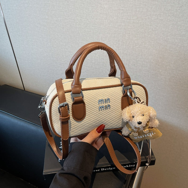 Cross-border versatile simple messenger bag women's summer 2025 new fashion Korean version of high-end portable commuter bag women