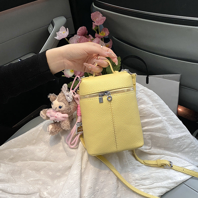 Exquisite mini bag women's 2025 new fashion versatile messenger bag summer popular mobile phone bag small bag