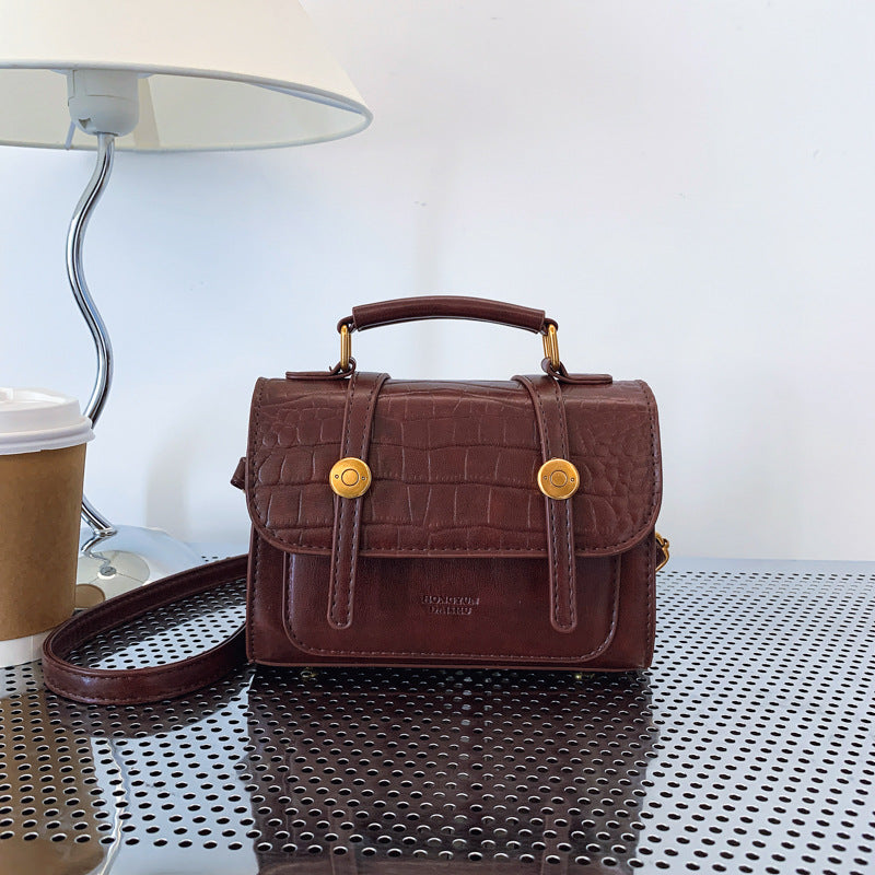 Simple texture college style small square bag women's new 2025 autumn and winter shoulder bag personalized foreign style handbag