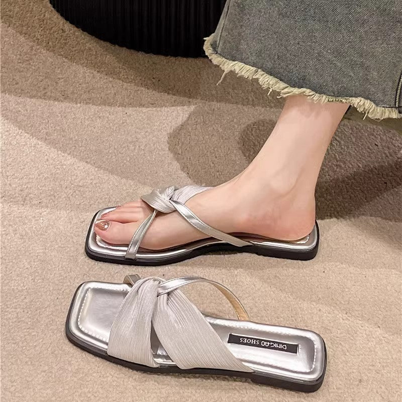 High sense French Internet celebrity 2024 new niche super fire with skirt sandals small fragrant slippers women's spring wear