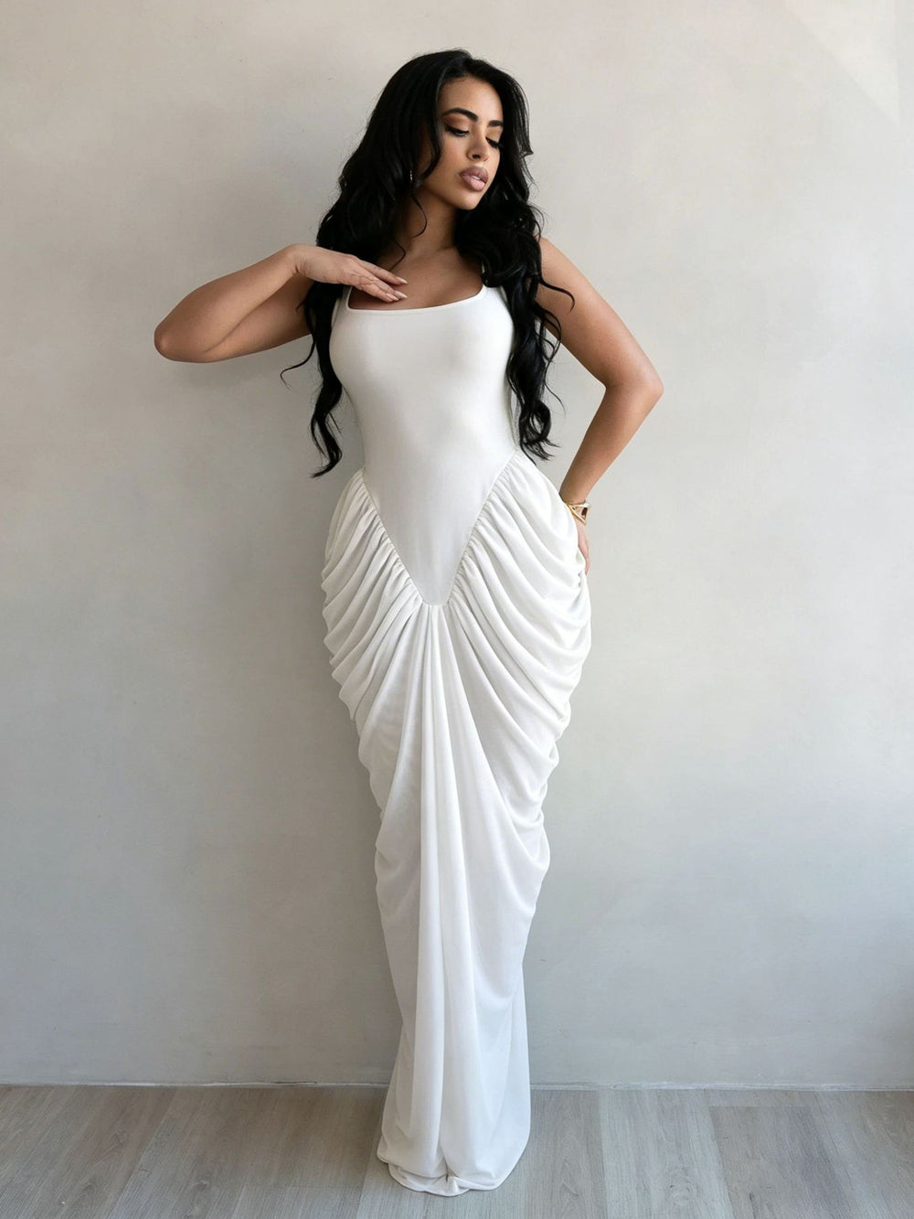 exclusive supply of fashion suspender long skirt, waist-cinching chiffon pleated hip-hugging dress, party dinner dress