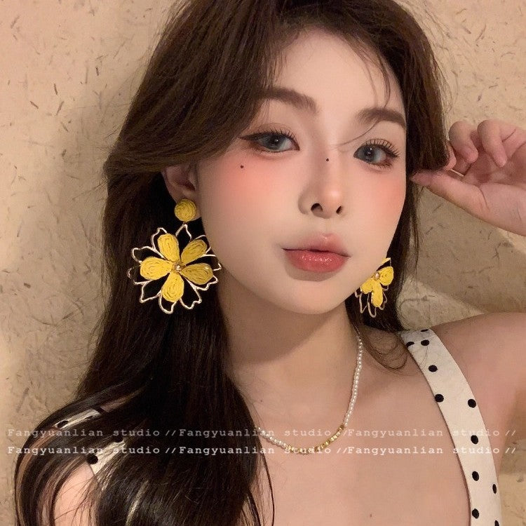 Vacation style braided sunflower earrings for women, high-end seaside photo flowers earrings, fashionelegant earrings and earrings