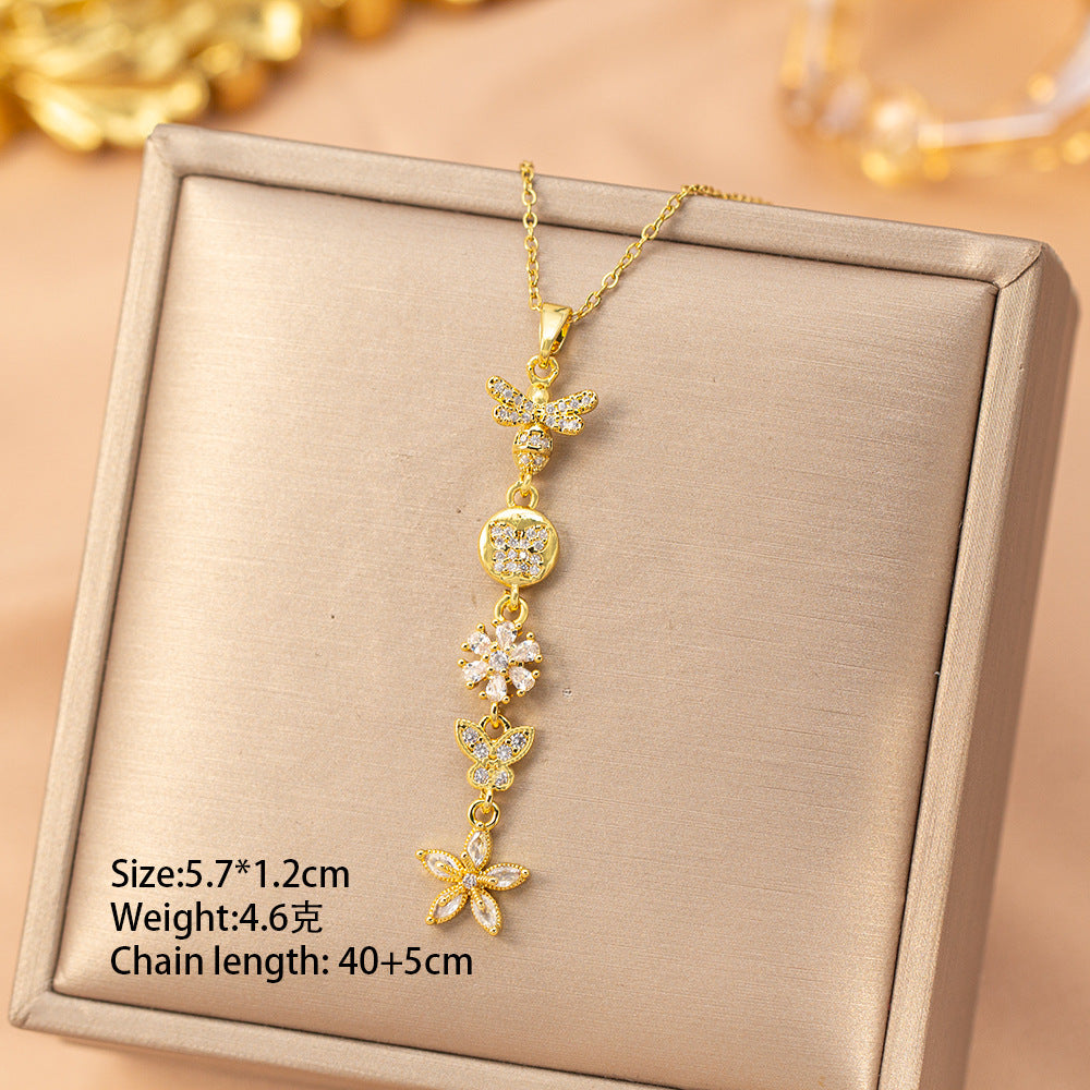 [titanium steel] european and american popular fashion flower necklace for women, accessible luxury, versatile 18k gold high-end clavicle chain accessories