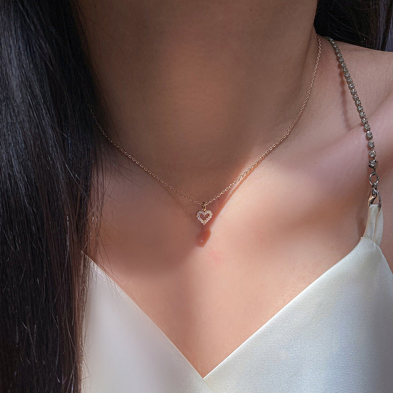 Wholesale alloy heart pendants - european & american cross-border jewelry, exquisite, niche, light luxury, high-end, versatile, diamond-studded necklaces for women