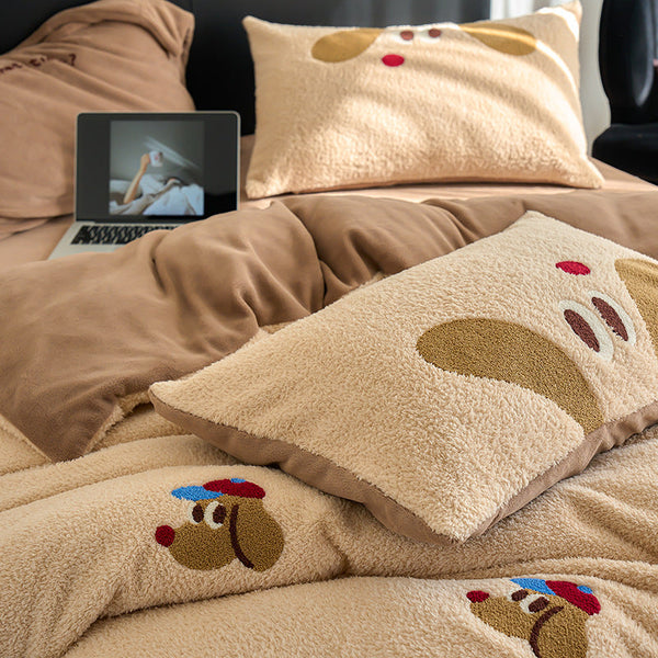 Soft glutinous~ Full-matting milk fleece four-piece set, winter thickened coral fleece children's towel embroidered quilt set three-piece set 4