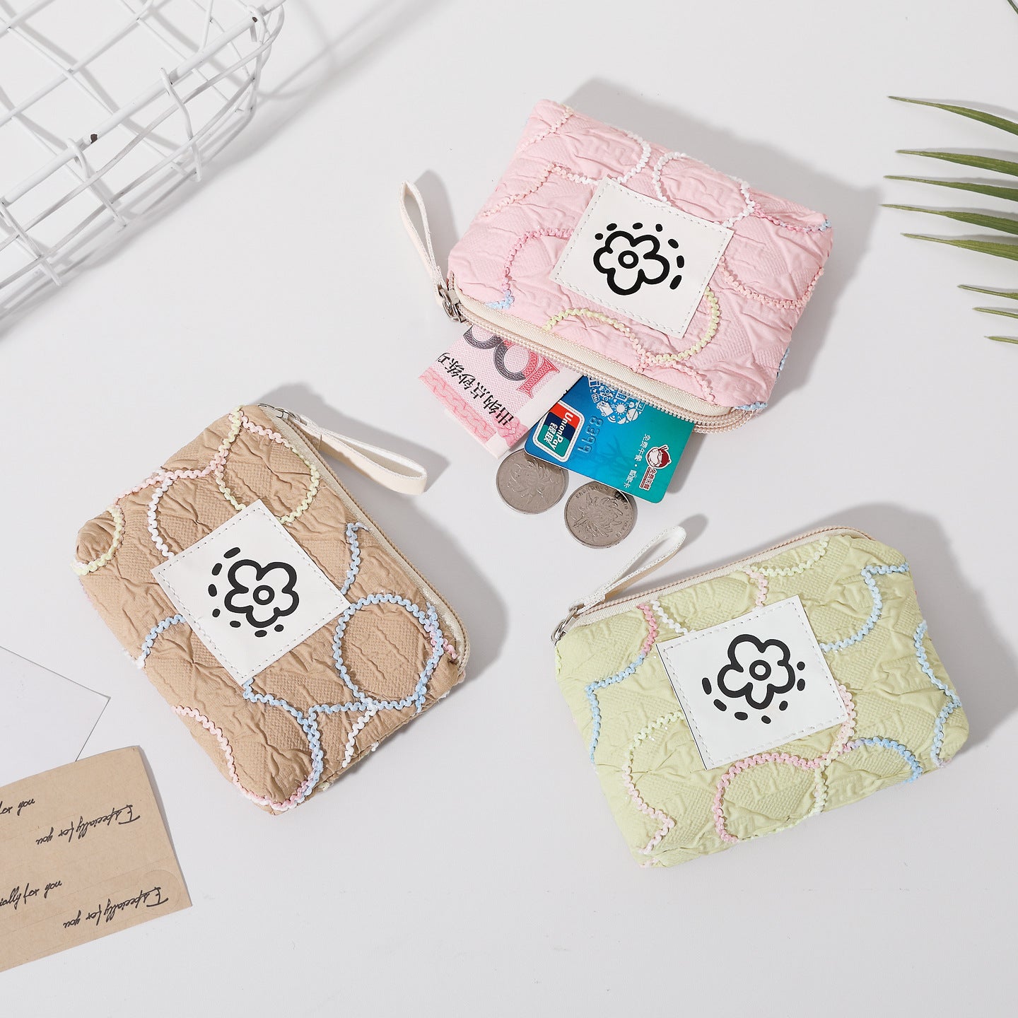 Change bag for women is small, portable, cute and simple, student wrist bag, new mouth red envelope, exquisite storage, light luxury travel