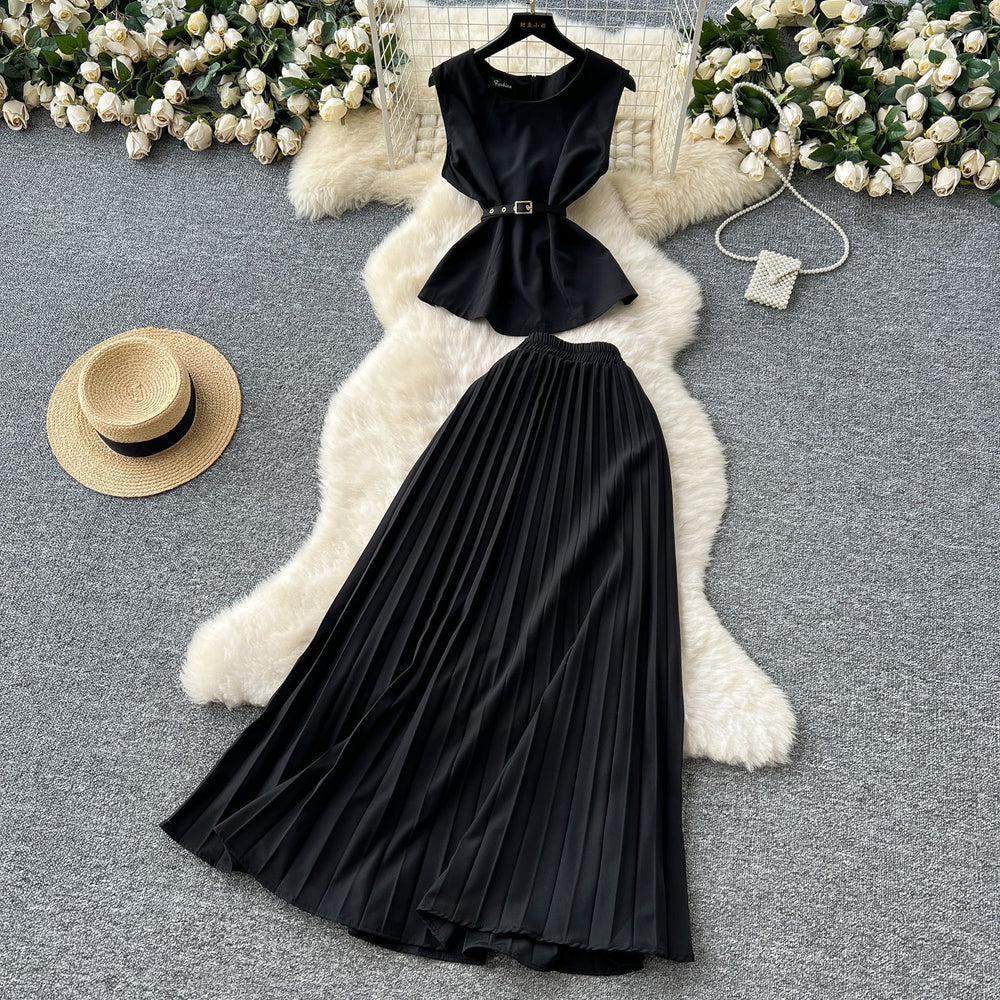 Light mature style strappy waist round neck sleeveless tops + high waistslimming look large swing pleated skirt frenchtwo-piece set