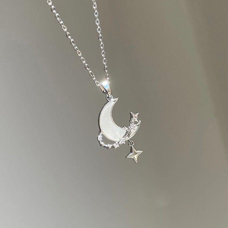 Wholesale autumn/winter necklace accessories: european and american cross-border jewelry, women's versatile diamond-studded star alloy pendant, minimalist sweater chain