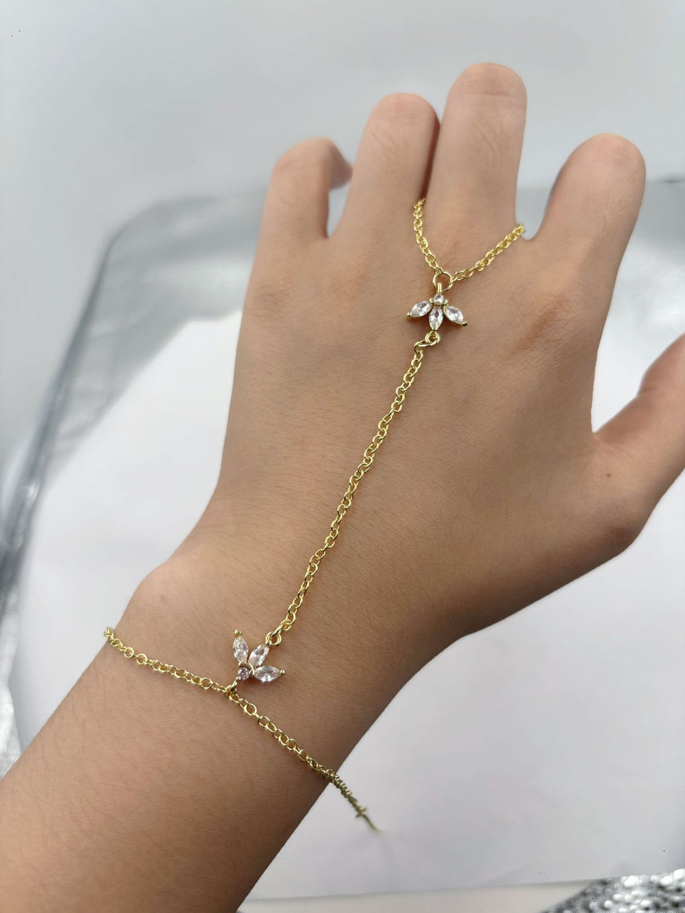new arrival leaf mitten bracelet bridal jewelry casualclassy sense diamond-encrusted hand chain for women