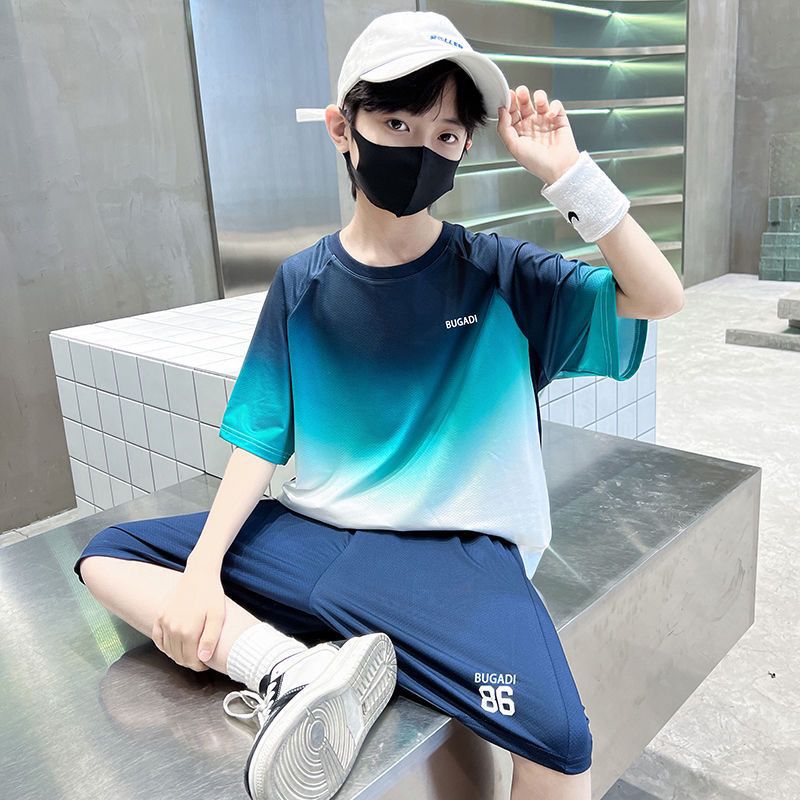 Boys' quick-dry outfit set : new summer gradient two-piece short-sleeve set for mid-to-large children, perfect for summer wear, sports, and t-shirts