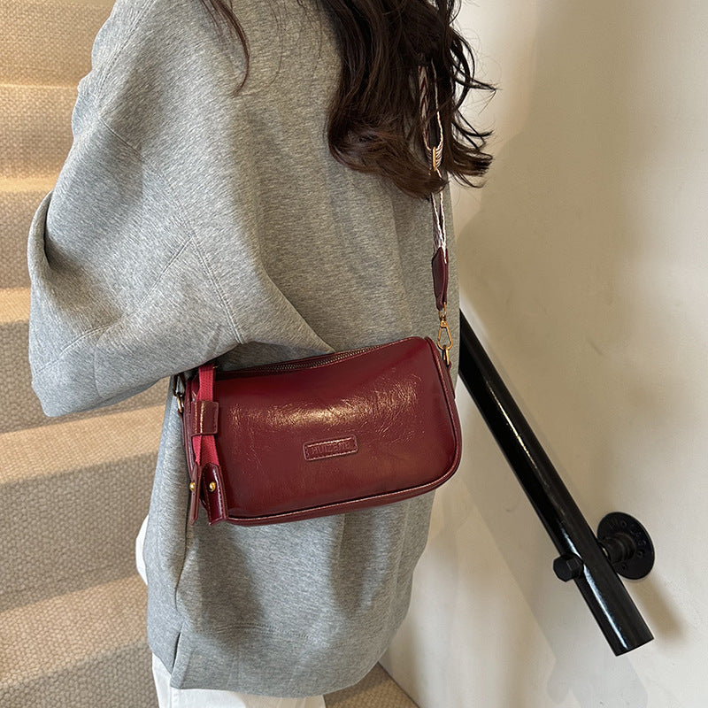 Retro bag women's 2025 new solid color texture shoulder pillow bag niche versatile messenger bag