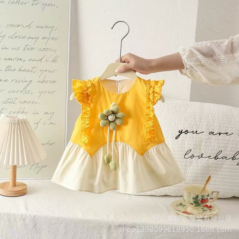 Infant and toddler floral patchwork flutter-sleeve cotton dress, new summer style for baby girls, with ruffled trim and vest-style princess dress