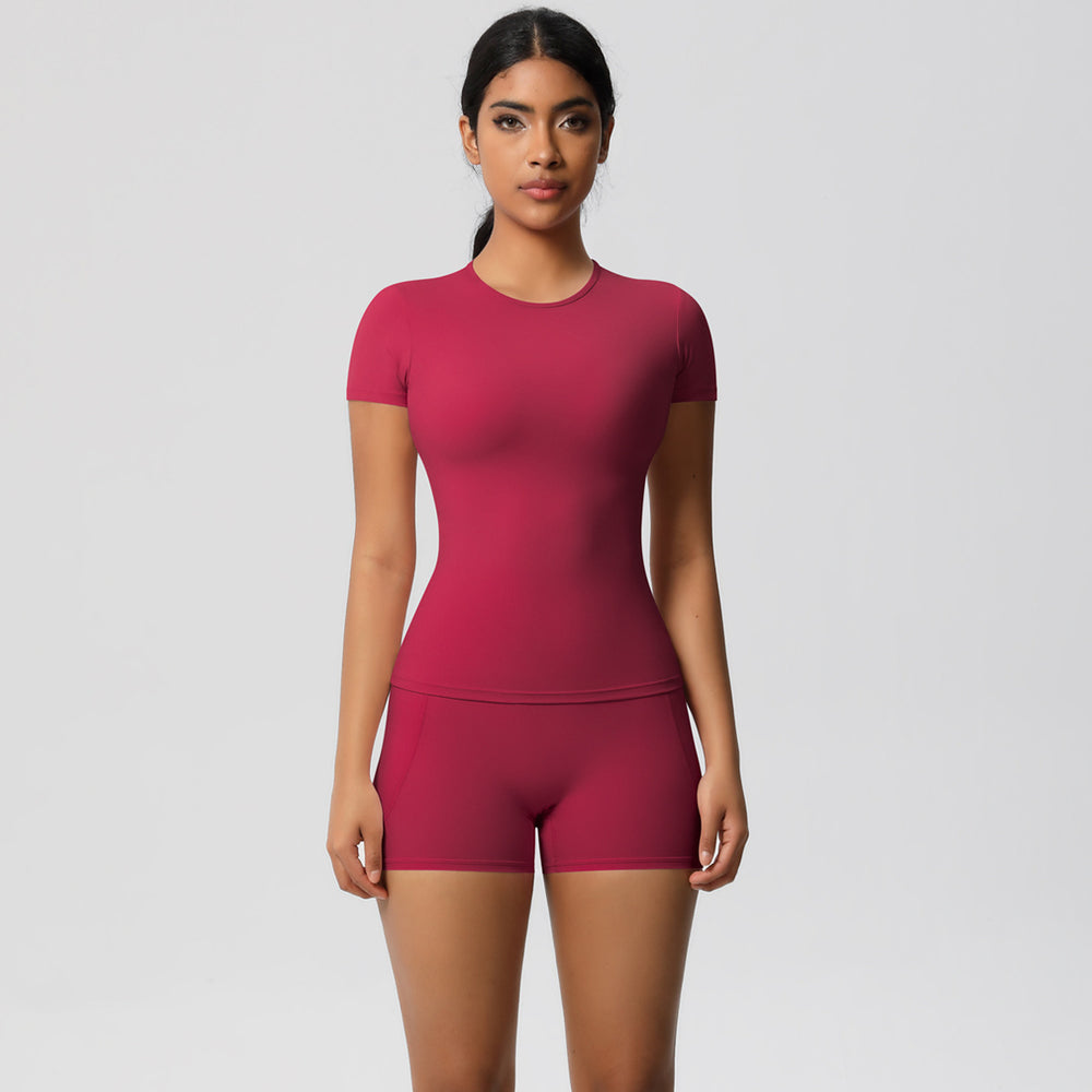 European and american style fleece-lined quick-dry short-sleeve yoga set with pocketed shorts for outdoor running and fitness