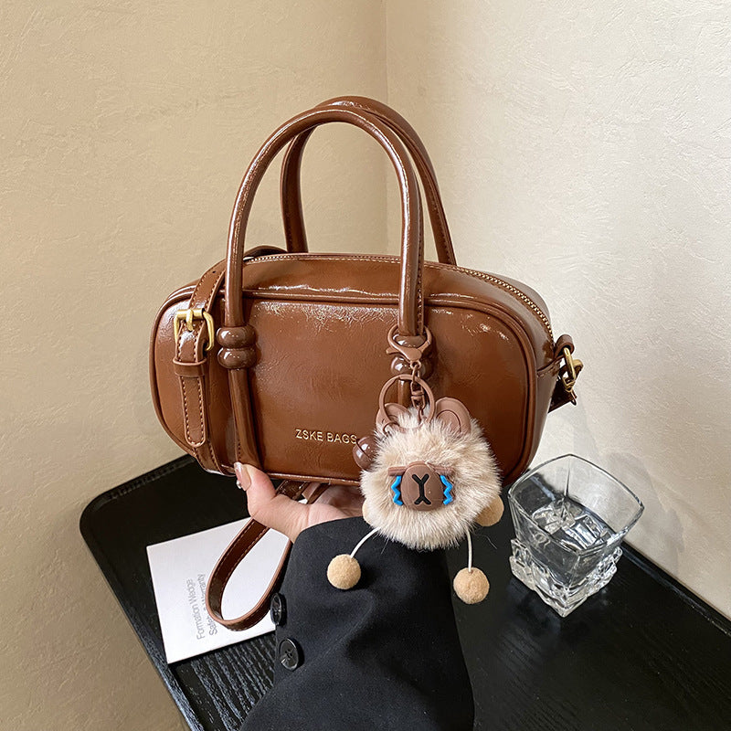 Fashion trendy hand carry small square bag 2025 winter new retro niche simple casual commuter messenger bag