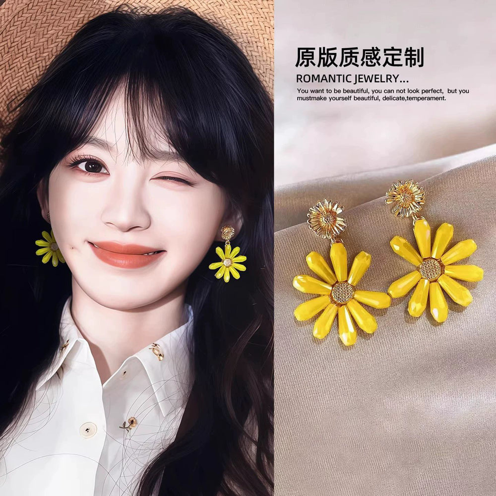 Spring break style white floral earrings - unique dopamine studs, niche design, versatile earrings