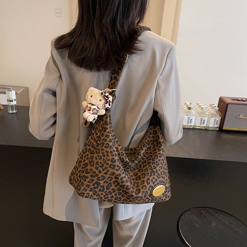 Fashion leopard print tote bag women's 2025 new autumn and winter popular commuter bag large capacity shoulder messenger bag