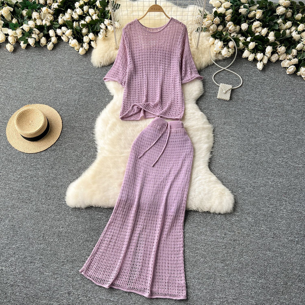 Korean style hollow-out age-defying set: women's loose-fit versatile crew neck short sleeve knit top + waist-defining bodycon fishtail midi skirt