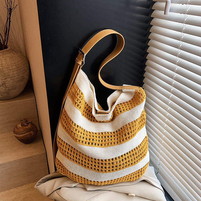 Foreign order Lazy wind knitted bag women's 2025 new commuter striped shoulder bag large capacity messenger bag tote bag