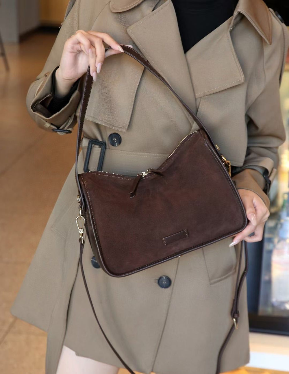 Suede leather messenger bag - 2024 autumn/winter new women's bag, fashionable retro style, large capacity shoulder & crossbody bag